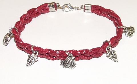 Armband rood 15512 | Bordeaux rode veterarmband met bedels