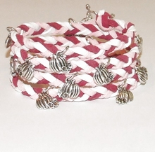 Wikkel armband met bedels wit/roze 