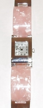 Horloge met roze parelmoer 